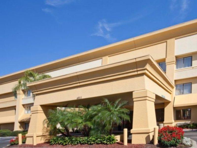 La Quinta By Wyndham Tampa Fairgrounds - Casino Hotel Mango Exterior photo